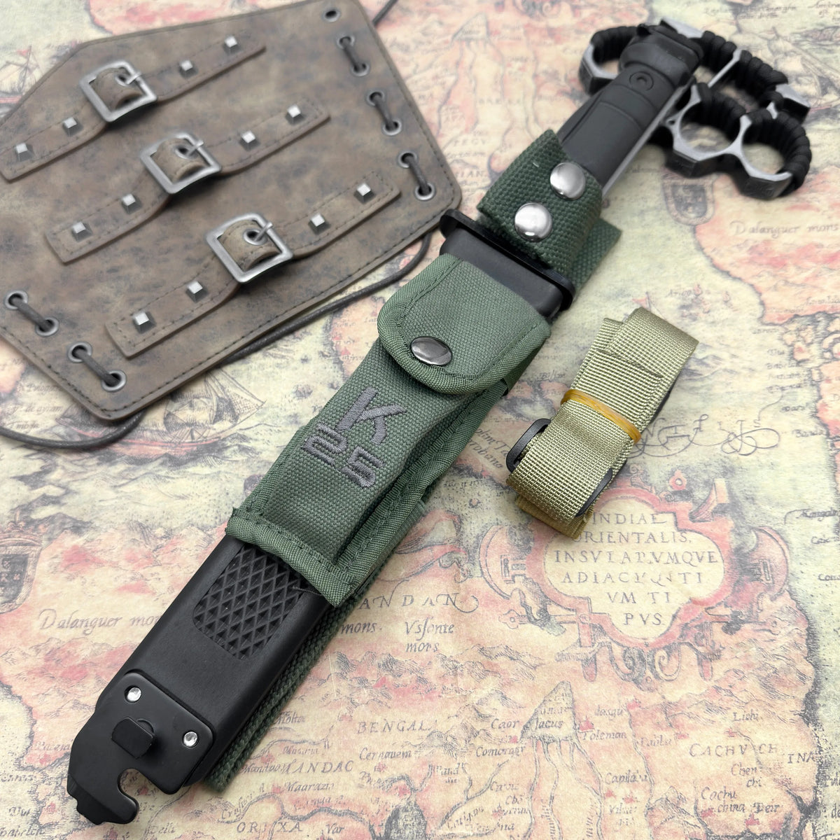Multifunctional Knife, Essential for Wilderness Survival, Non-Slip Handle, Comes with Sheath, Recommended Gift for Men